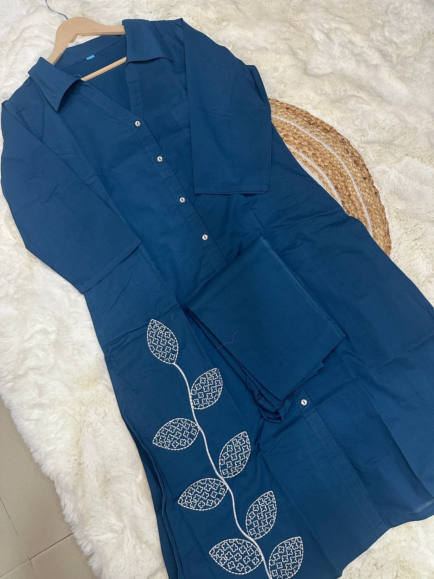 Blue collared kurta with pant