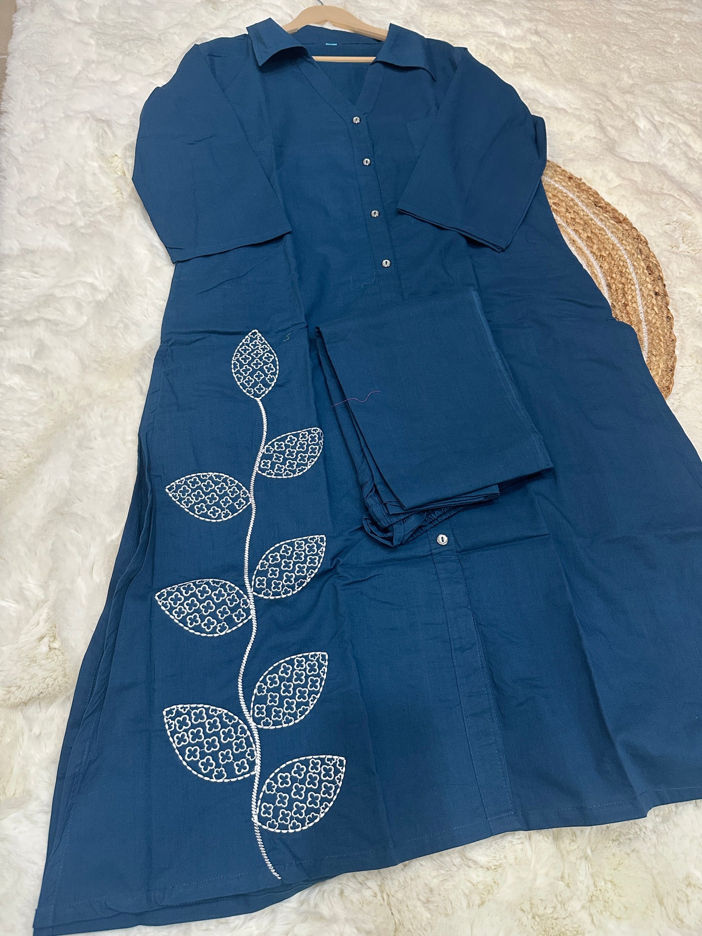 Blue collared kurta with pant