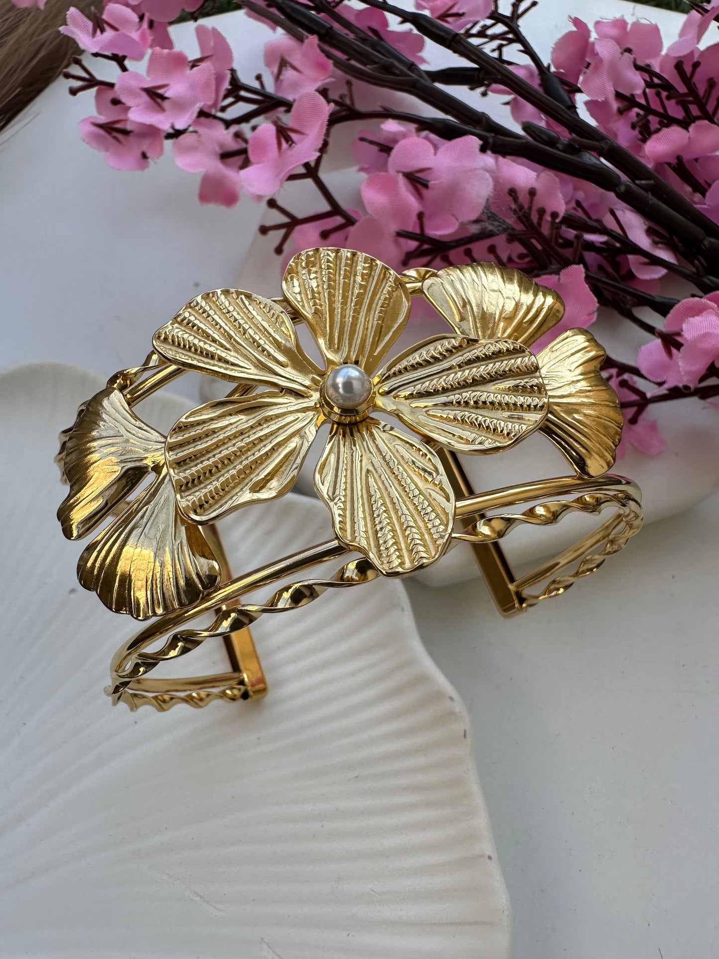 Chunky adjustable floral kada