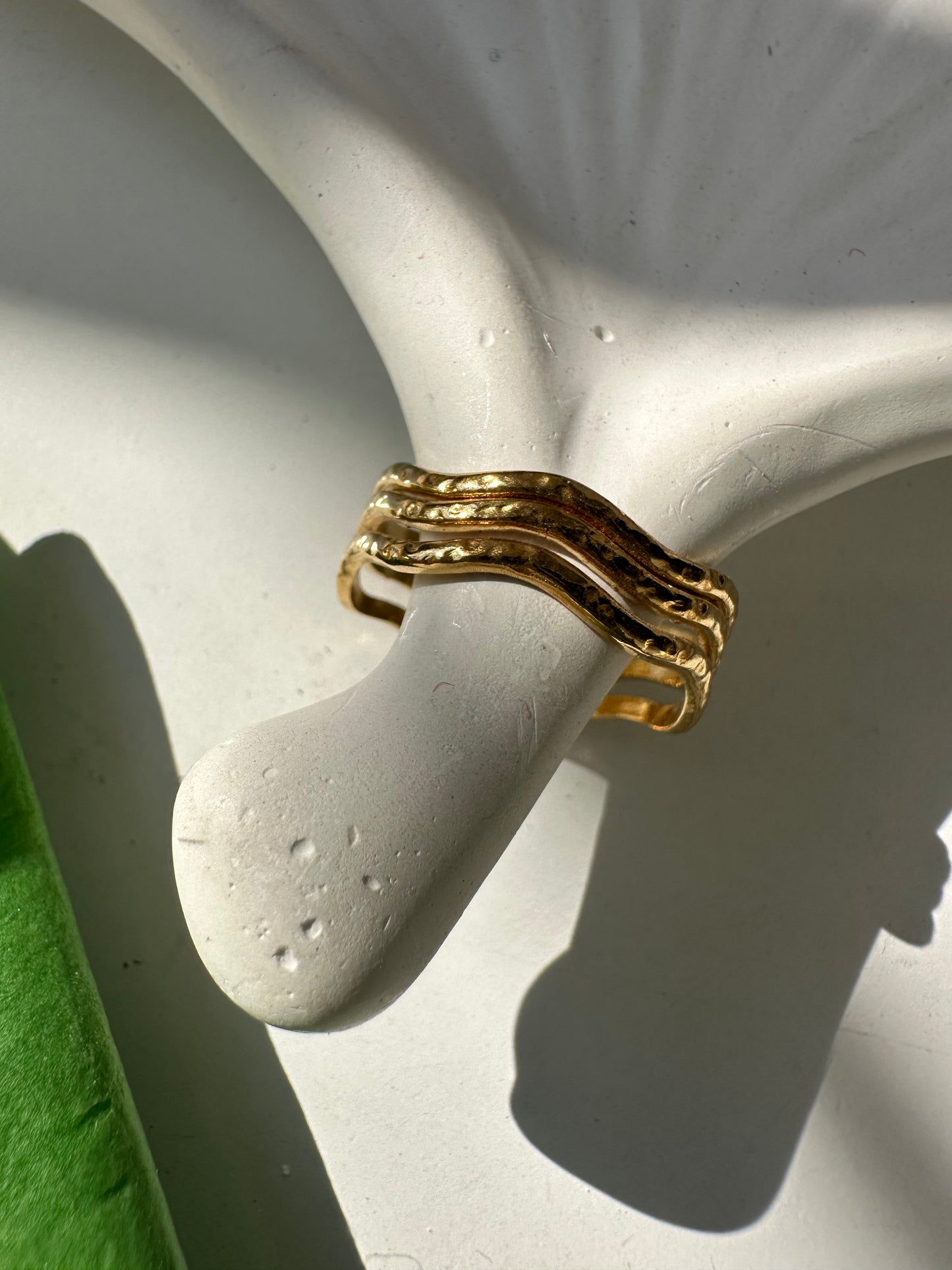 Irregular ring
