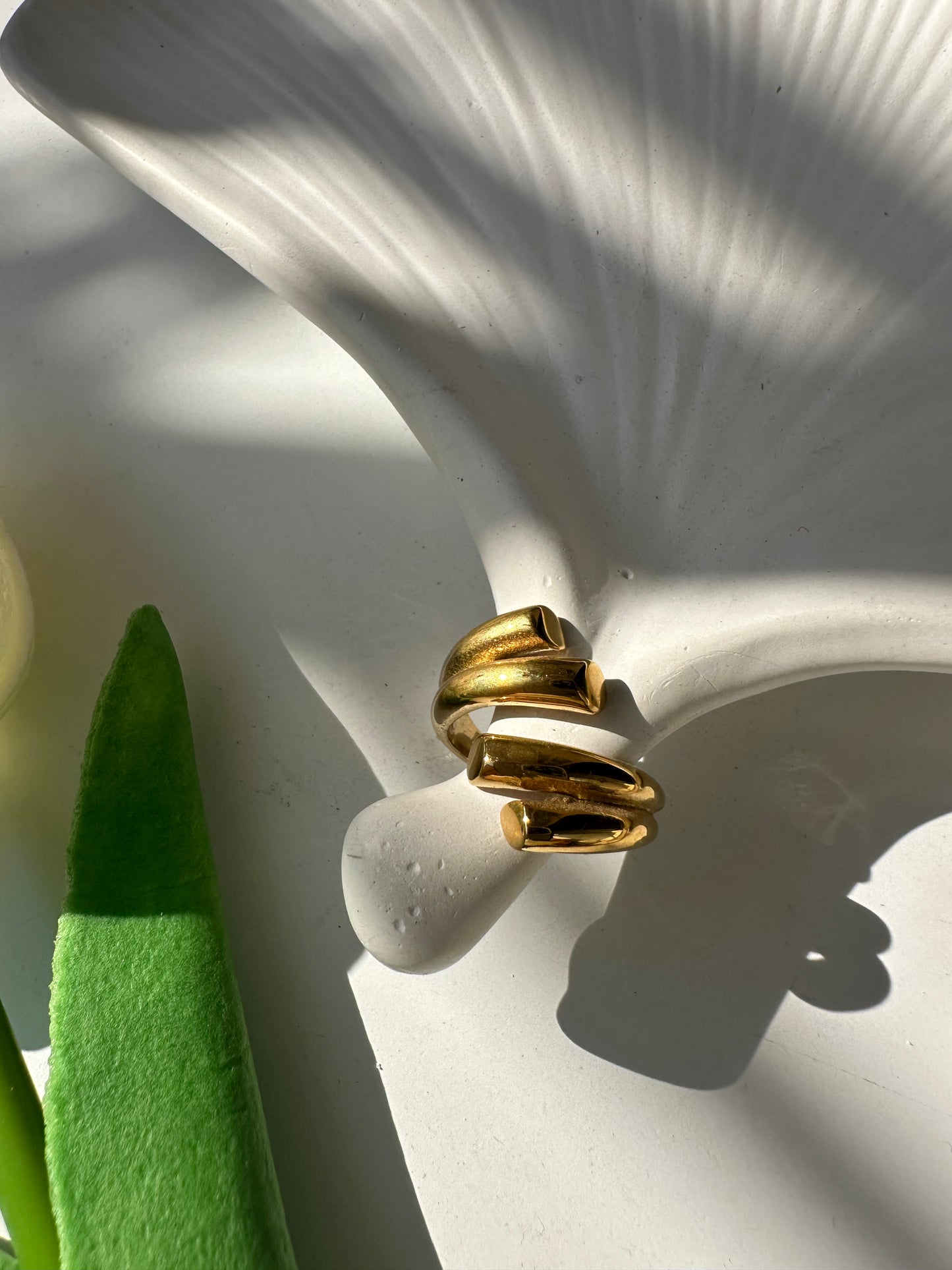 Unique statement ring