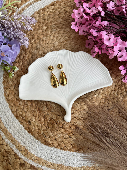 Statement golden drop earrings