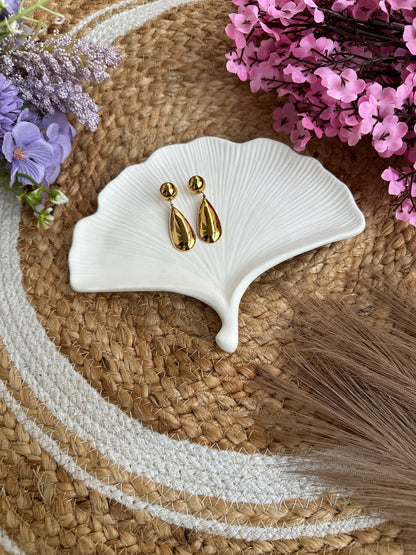 Statement golden drop earrings