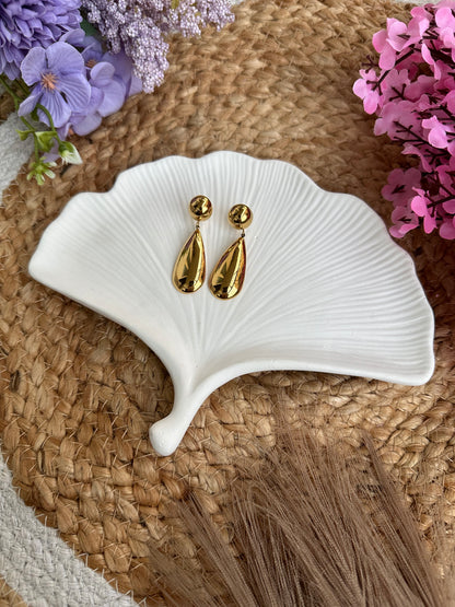 Statement golden drop earrings